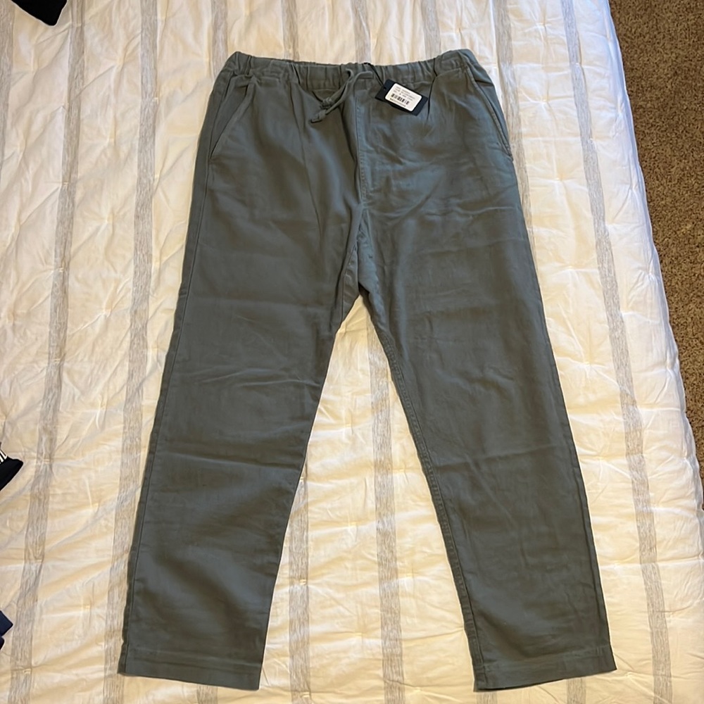 Essential Linen pants. From Goodlife. Color is Laurel Wreath. Size medium.